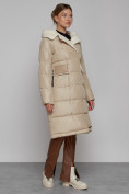 Оптом Пальто утепленное с капюшоном зимнее женское бежевого цвета 1322367B в Волгоградке, фото 3