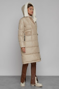 Оптом Пальто утепленное с капюшоном зимнее женское бежевого цвета 1322367B, фото 7