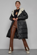 Оптом Пальто утепленное с капюшоном зимнее женское черного цвета 1322367Ch во Владивостоке, фото 13