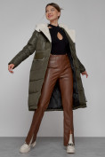 Оптом Пальто утепленное с капюшоном зимнее женское цвета хаки 1322367Kh, фото 12