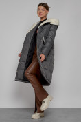 Оптом Пальто утепленное с капюшоном зимнее женское темно-серого цвета 1322367TC, фото 12