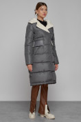 Оптом Пальто утепленное с капюшоном зимнее женское темно-серого цвета 1322367TC, фото 3