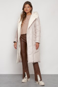 Оптом Пальто утепленное с капюшоном зимнее женское бежевого цвета 132255B в Сочи, фото 5