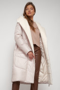 Оптом Пальто утепленное с капюшоном зимнее женское бежевого цвета 132255B в Екатеринбурге, фото 24