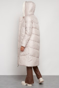 Оптом Пальто утепленное с капюшоном зимнее женское бежевого цвета 132255B в Перми, фото 11
