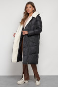 Оптом Пальто утепленное с капюшоном зимнее женское черного цвета 132255Ch в Челябинске, фото 23