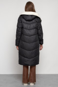 Оптом Пальто утепленное с капюшоном зимнее женское черного цвета 132255Ch в Воронеже, фото 26