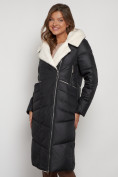 Оптом Пальто утепленное с капюшоном зимнее женское черного цвета 132255Ch в Омске, фото 7