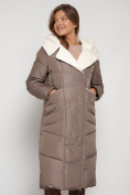 Оптом Пальто утепленное с капюшоном зимнее женское коричневого цвета 132255K в Омске, фото 8