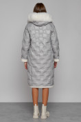Оптом Пальто утепленное с капюшоном зимнее женское светло-серого цвета 132290SS, фото 4