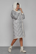Оптом Пальто утепленное с капюшоном зимнее женское светло-серого цвета 132290SS в Уфе, фото 7