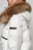 Оптом Куртка зимняя женская модная с мехом белого цвета 132298Bl в Екатеринбурге, фото 19
