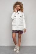 Оптом Куртка зимняя женская модная с мехом белого цвета 132298Bl в Екатеринбурге, фото 7