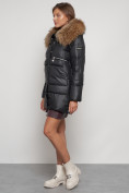 Оптом Куртка зимняя женская модная с мехом черного цвета 132298Ch в Казани, фото 2