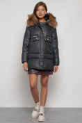 Оптом Куртка зимняя женская модная с мехом темно-серого цвета 132298TC в Казани
