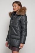 Оптом Куртка зимняя женская модная с мехом темно-серого цвета 132298TC в Казани, фото 10