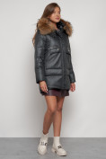 Оптом Куртка зимняя женская модная с мехом темно-серого цвета 132298TC в Казани, фото 3