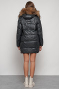 Оптом Куртка зимняя женская модная с мехом темно-серого цвета 132298TC в Казани, фото 4