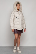Оптом Куртка зимняя женская модная с мехом бежевого цвета 13301B в Екатеринбурге, фото 7
