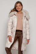 Оптом Пальто утепленное с капюшоном зимнее женское бежевого цвета 13305B в Екатеринбурге, фото 13