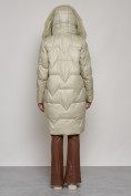 Оптом Пальто утепленное с капюшоном зимнее женское светло-зеленого цвета 13305ZS в Уфе, фото 16