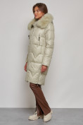 Оптом Пальто утепленное с капюшоном зимнее женское светло-зеленого цвета 13305ZS в Казани, фото 2