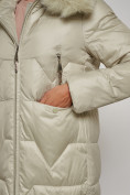 Оптом Пальто утепленное с капюшоном зимнее женское светло-зеленого цвета 13305ZS, фото 7