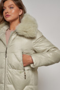 Оптом Пальто утепленное с капюшоном зимнее женское светло-зеленого цвета 13305ZS, фото 8