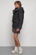 Оптом Зимняя женская куртка модная с капюшоном черного цвета 133105Ch в Казани, фото 2
