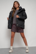 Оптом Зимняя женская куртка модная с капюшоном черного цвета 133105Ch в Казани, фото 23