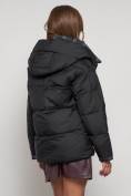Оптом Зимняя женская куртка модная с капюшоном черного цвета 133105Ch в Казани, фото 6