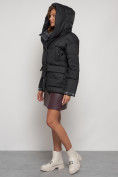 Оптом Зимняя женская куртка модная с капюшоном черного цвета 133105Ch в Казани, фото 8