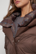 Оптом Зимняя женская куртка модная с капюшоном коричневого цвета 133105K в Екатеринбурге, фото 13