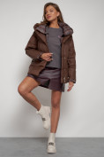 Оптом Зимняя женская куртка модная с капюшоном коричневого цвета 133105K в Екатеринбурге, фото 21