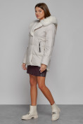 Оптом Куртка зимняя женская модная с мехом бежевого цвета 133120B в Казани, фото 2