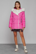 Оптом Куртка зимняя женская модная с мехом розового цвета 133120R в Казани