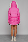 Оптом Куртка зимняя женская модная с мехом розового цвета 133120R в Казани, фото 4