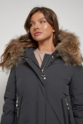 Оптом Пальто утепленное с капюшоном зимнее женское темно-серого цвета 133125TC в Перми, фото 18