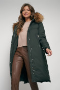 Оптом Пальто утепленное с капюшоном зимнее женское темно-зеленого цвета 133125TZ, фото 16