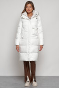 Оптом Пальто утепленное с капюшоном зимнее женское белого цвета 133127Bl во Владивостоке