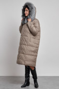 Оптом Пальто утепленное с чернобуркой зимнее женское коричневого цвета 133156K, фото 10