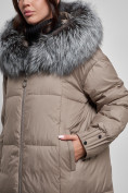 Оптом Пальто утепленное с чернобуркой зимнее женское коричневого цвета 133156K, фото 16
