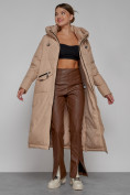 Оптом Пальто утепленное с капюшоном зимнее женское бежевого цвета 133159B в Уфе, фото 14