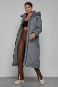 Оптом Пальто утепленное с капюшоном зимнее женское серого цвета 133159Sr в Челябинске, фото 14