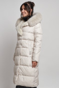 Оптом Пальто утепленное с капюшоном и мехом зимнее женское бежевого цвета 133203B, фото 12