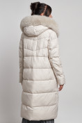 Оптом Пальто утепленное с капюшоном и мехом зимнее женское бежевого цвета 133203B, фото 14