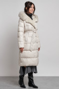 Оптом Пальто утепленное с капюшоном и мехом зимнее женское бежевого цвета 133203B, фото 5