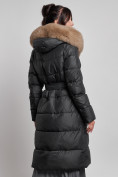 Оптом Пальто утепленное с капюшоном и мехом зимнее женское черного цвета 133203Ch, фото 24