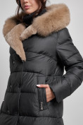 Оптом Пальто утепленное с капюшоном и мехом зимнее женское черного цвета 133203Ch, фото 9