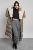 Оптом Пальто утепленное с капюшоном и мехом зимнее женское коричневого цвета 133203K, фото 18